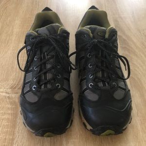 Oboz waterproof hiking shoes